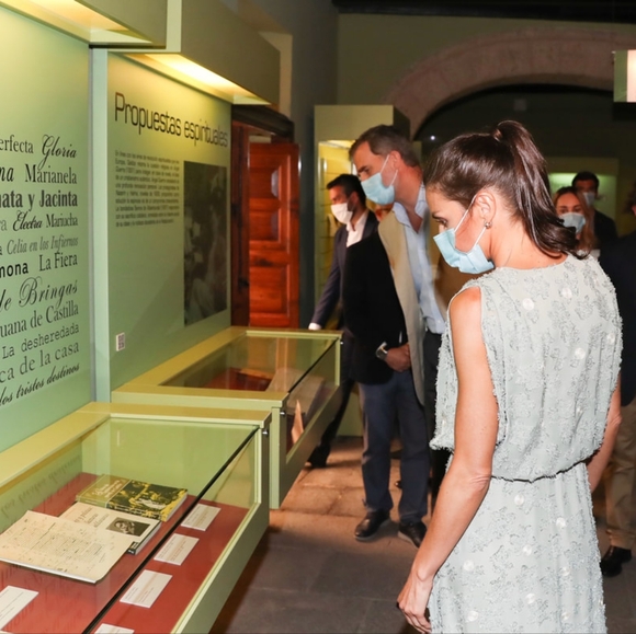 Zara Combined Structured Midi Dress in Green ASO Queen Letizia - Picture 4 of 8